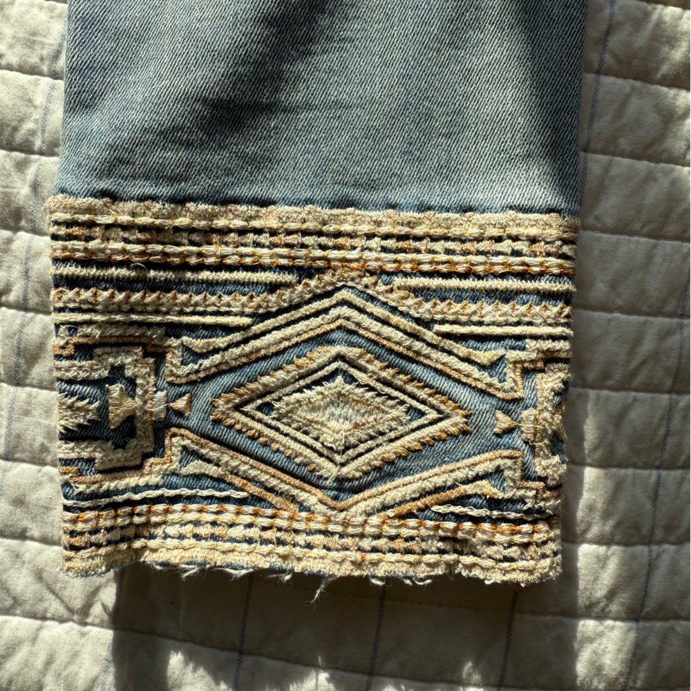 DRIFTWOOD Light Blue Cropped Jeans with Embroidery - Picture 5 of 8